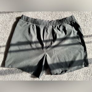 rhone men’s athletic shorts stretch zip pockets black w/ microfiber brief liner